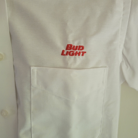 BUDWEISER BUD LIGHT Embroidered PATCH Delivery Man Uniform WORK SHIRT Med 8 Neck - Picture 2 of 3